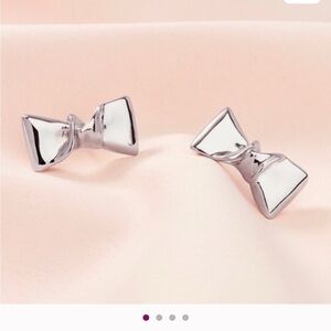 Stella & Dot Shiny Silver Bow Earrings